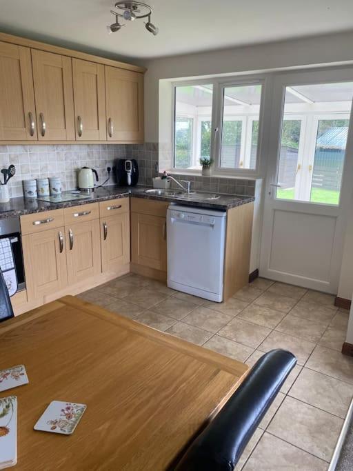 Bungalow In Pillaton Солташ Екстериор снимка
